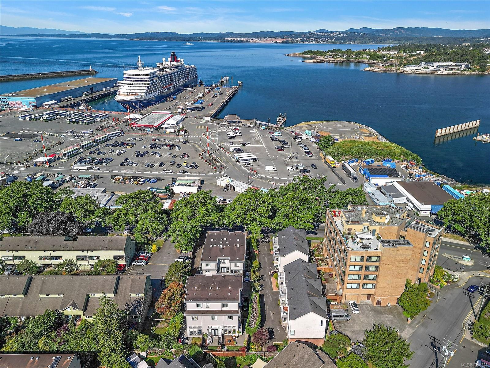 #4-108 Dallas Rd, Victoria, BC