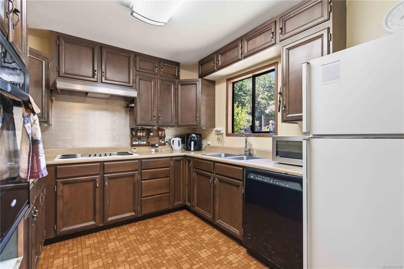3002 Manzer Rd, Sooke, BC
