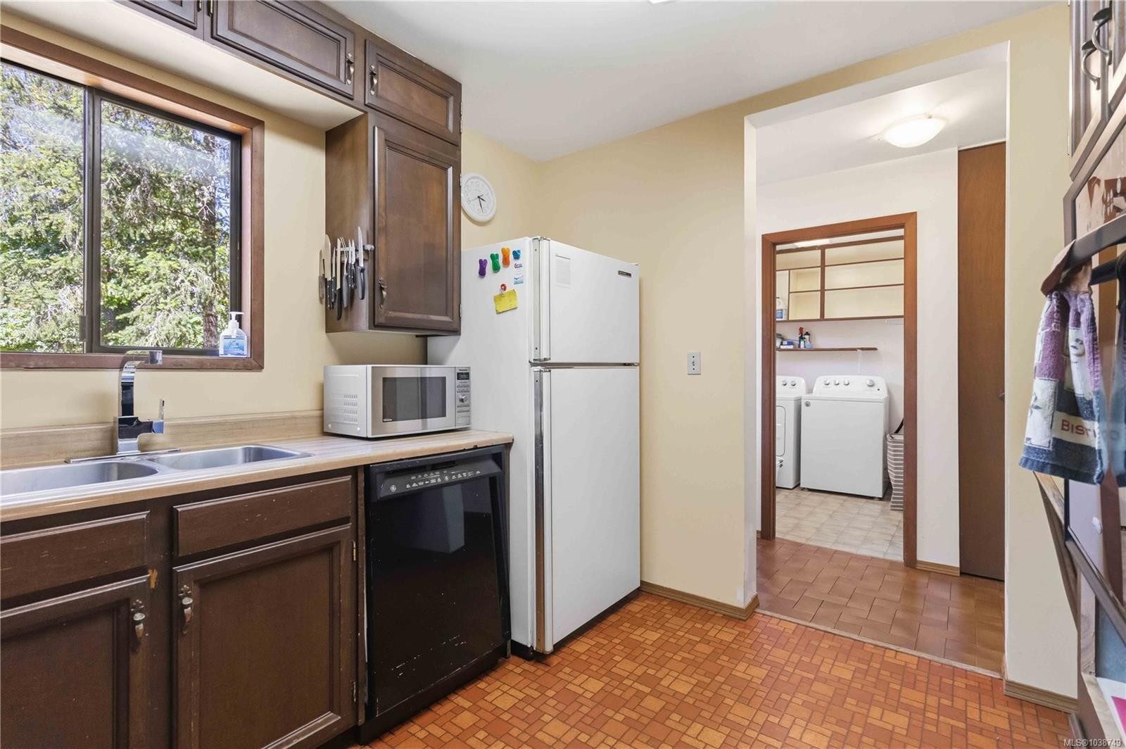 3002 Manzer Rd, Sooke, BC
