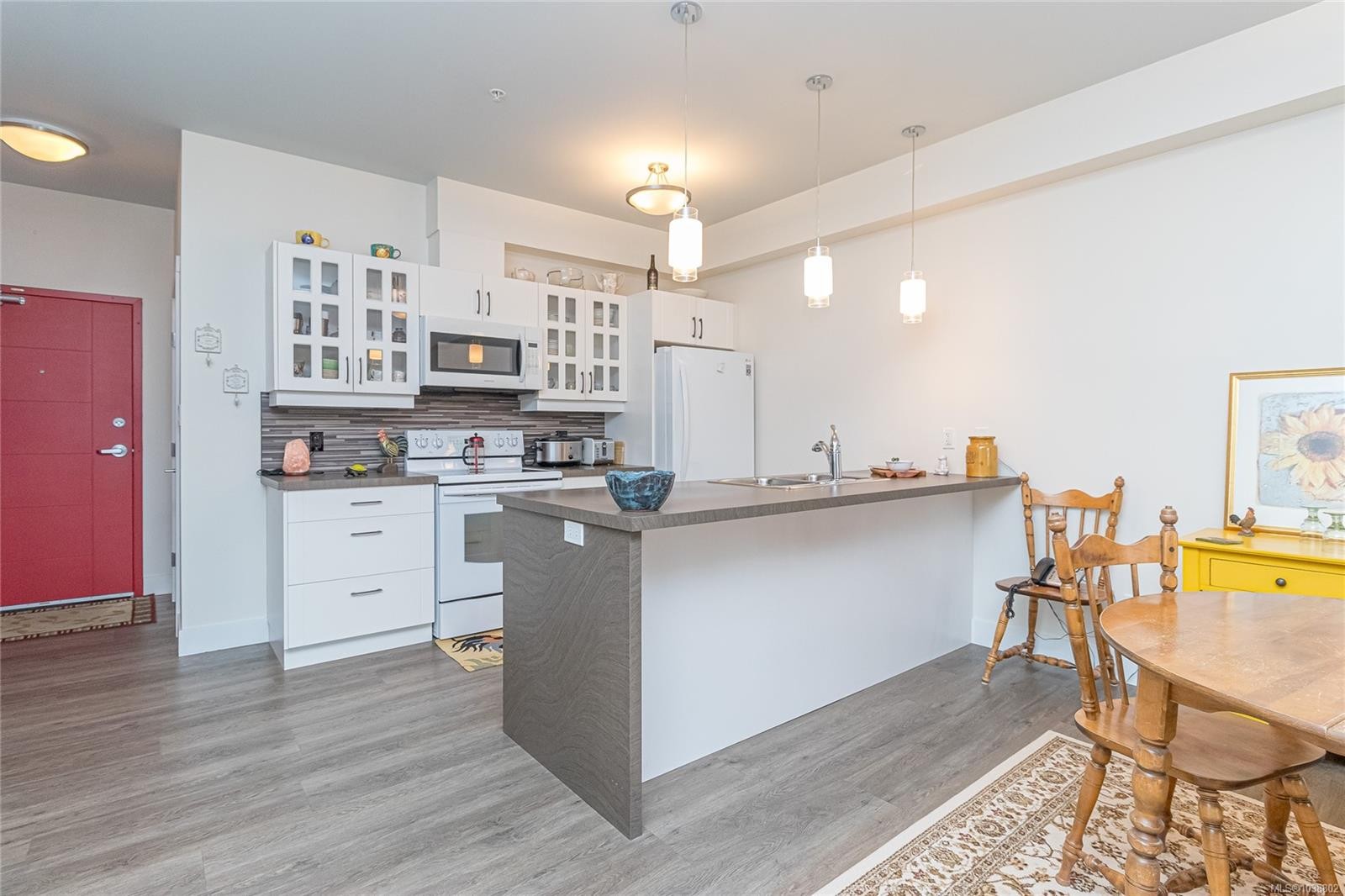 #303-5822 Garden St, Duncan, BC - Indoor Photo Showing Kitchen