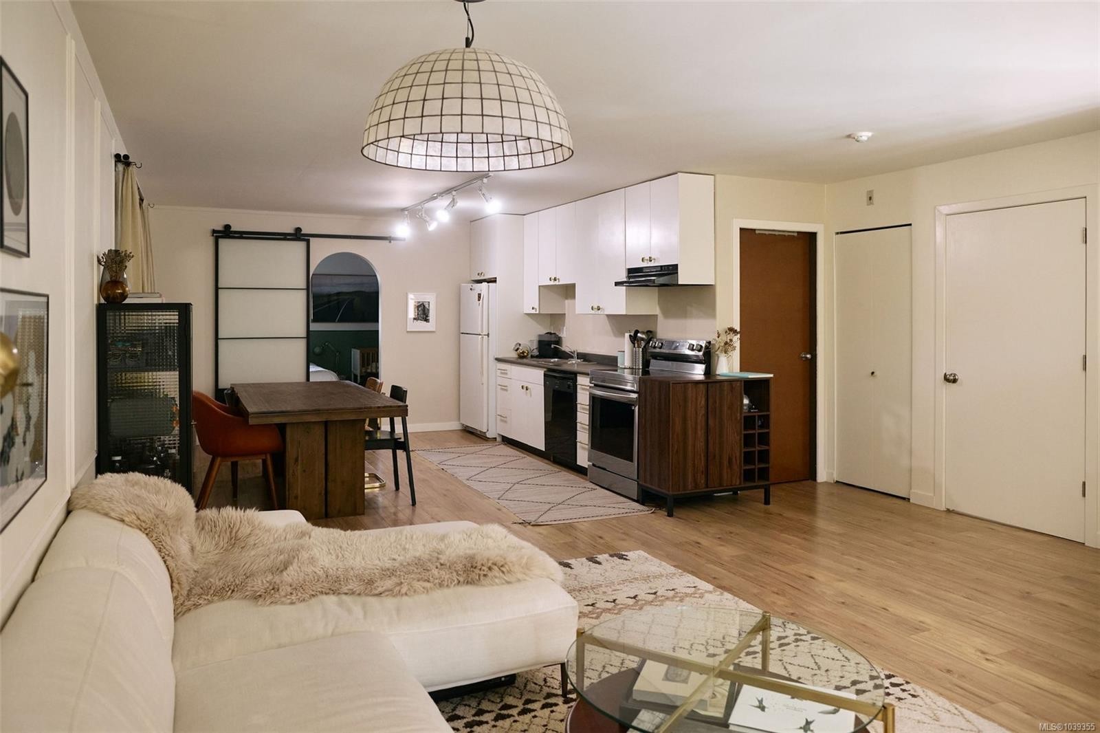 #3-407 William St, Victoria, BC