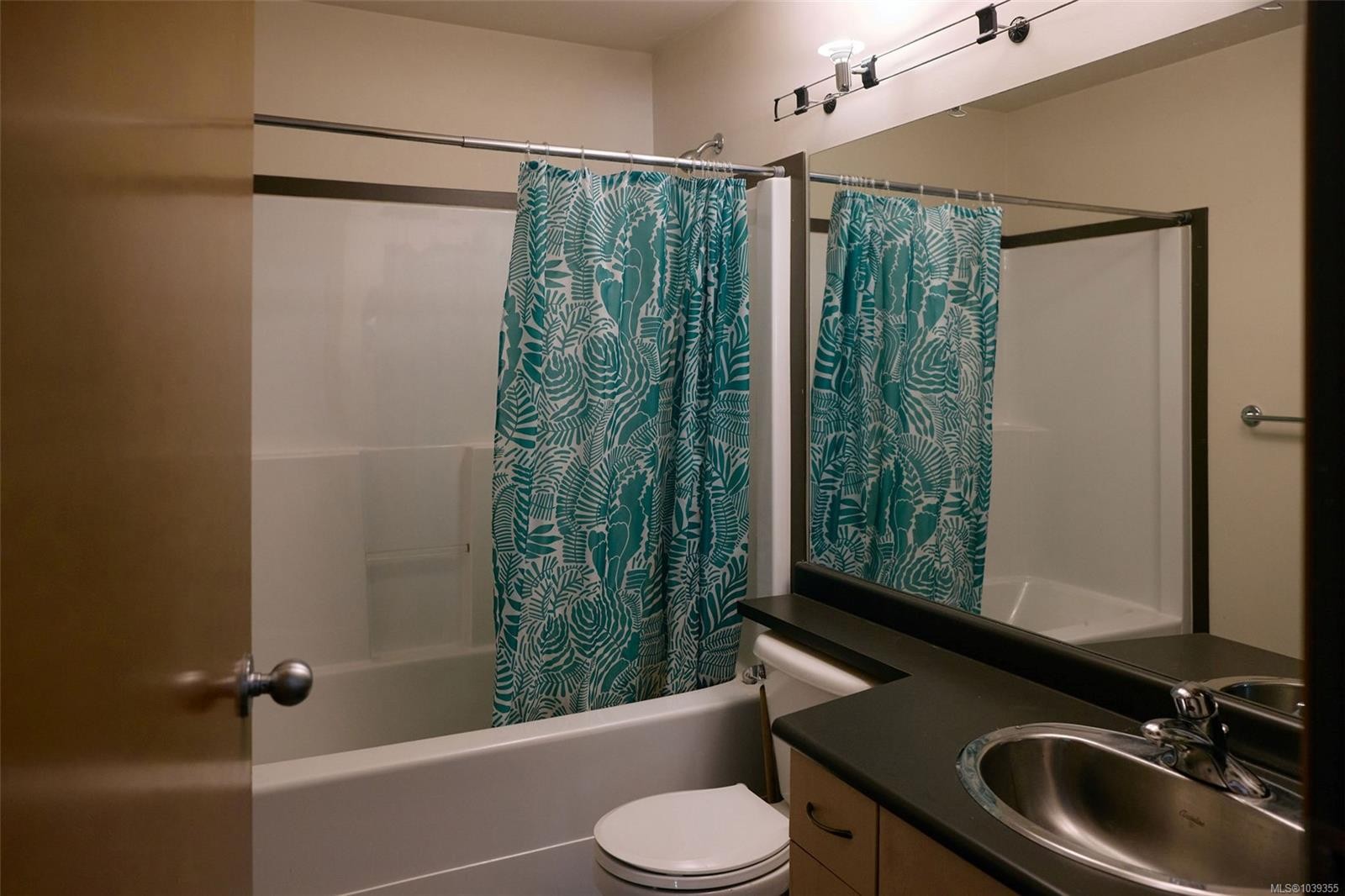 #3-407 William St, Victoria, BC