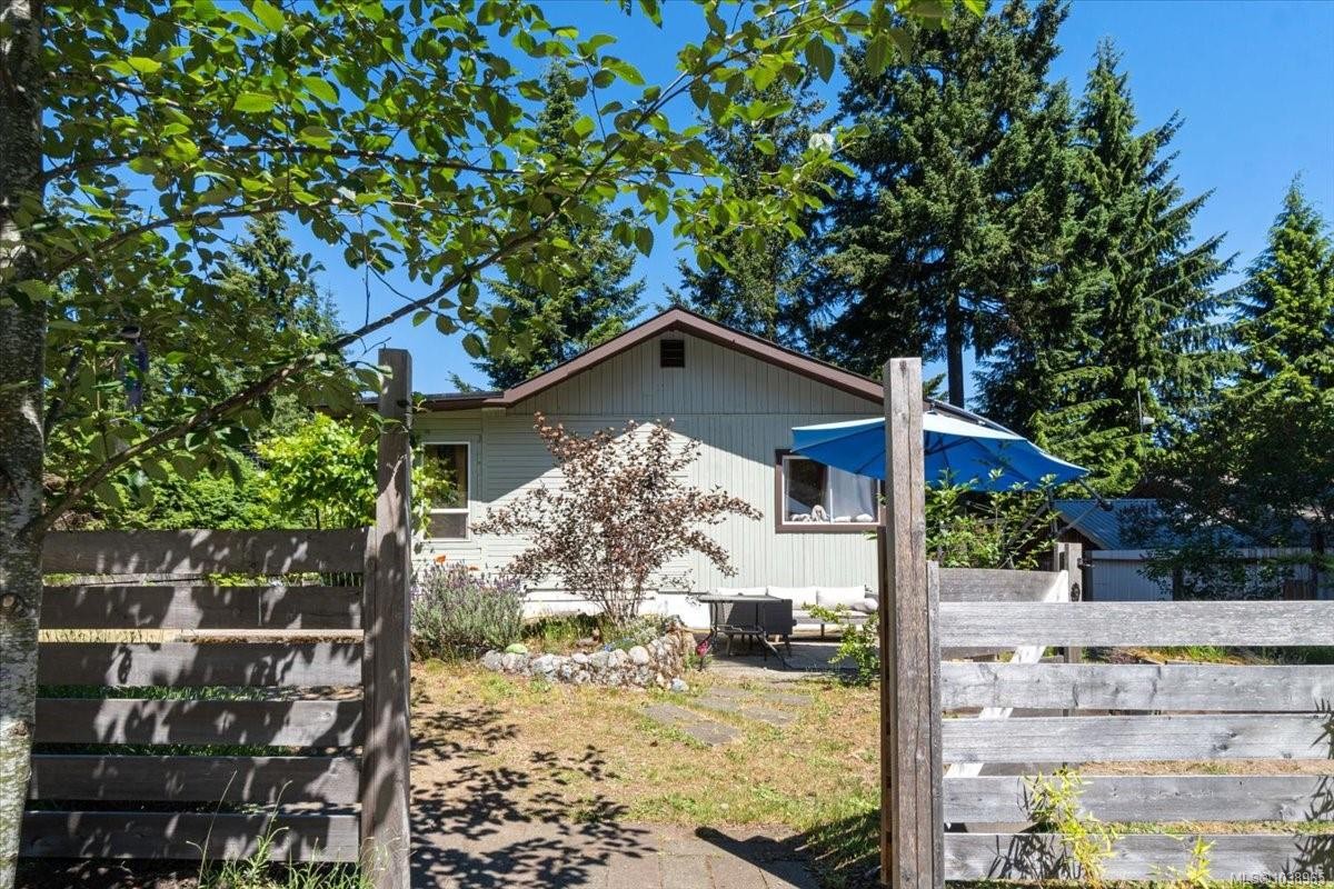 980 Poplar Way, Whiskey Creek, BC