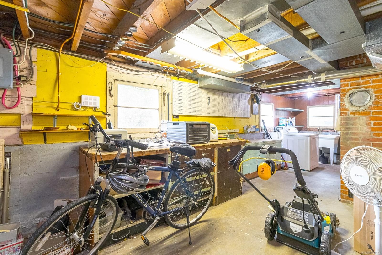 336 Irving Rd, Victoria, BC