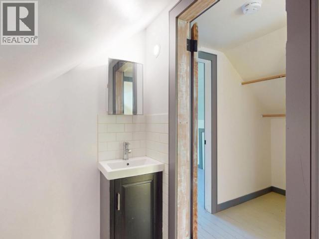 6896 Drake Street, Powell River, BC