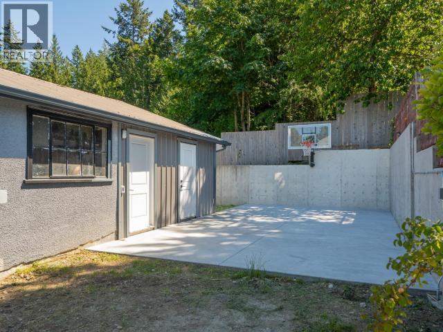 6896 Drake Street, Powell River, BC