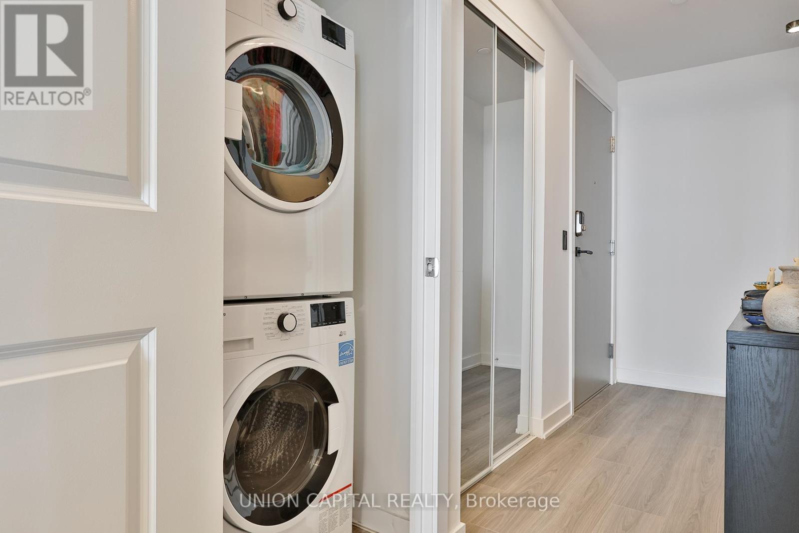 1002 - 30 Upper Mall Way, Vaughan, ON
