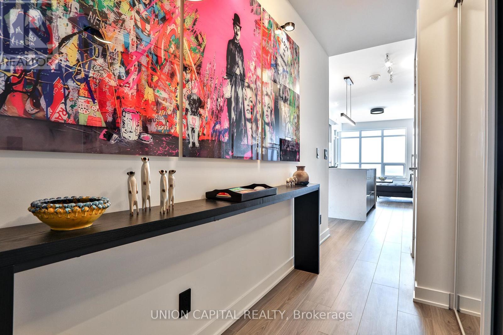1002 - 30 Upper Mall Way, Vaughan, ON