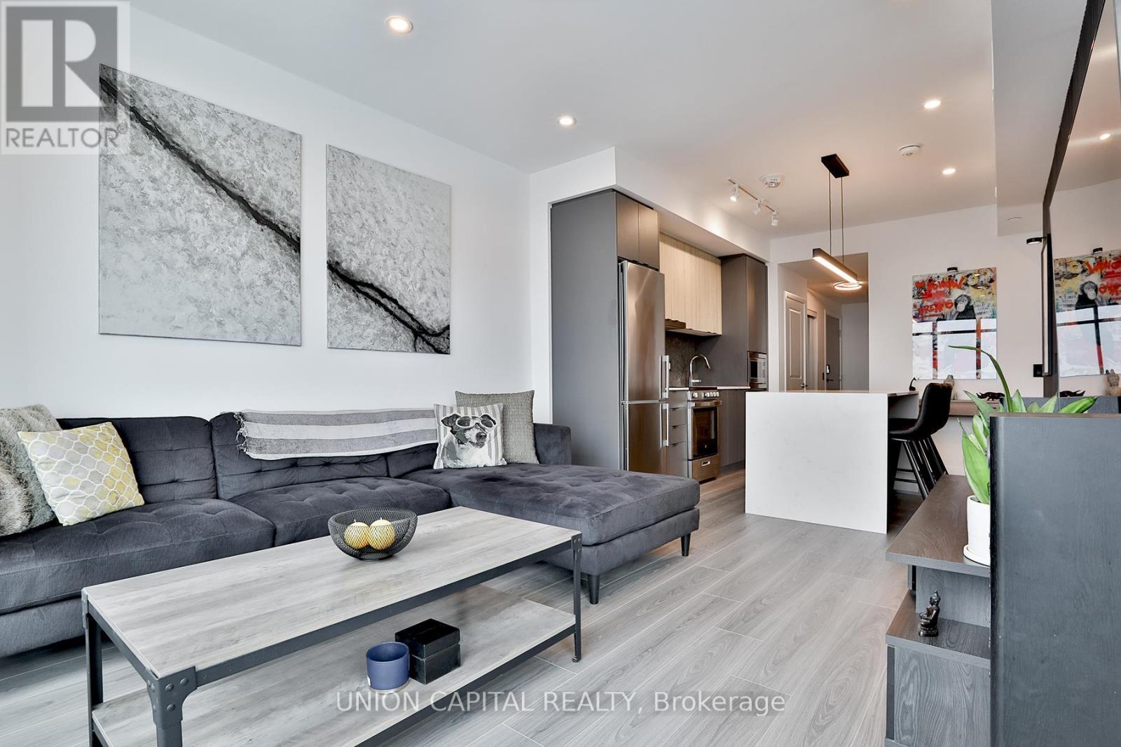 1002 - 30 Upper Mall Way, Vaughan, ON