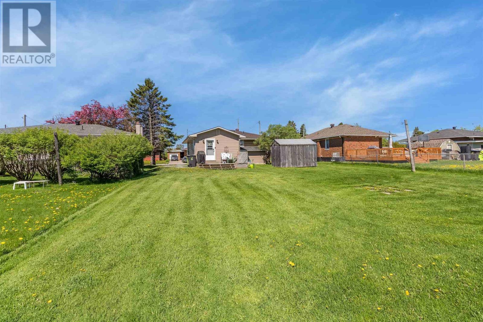 8 Dawson Ave, Sault Ste. Marie, ON - Outdoor