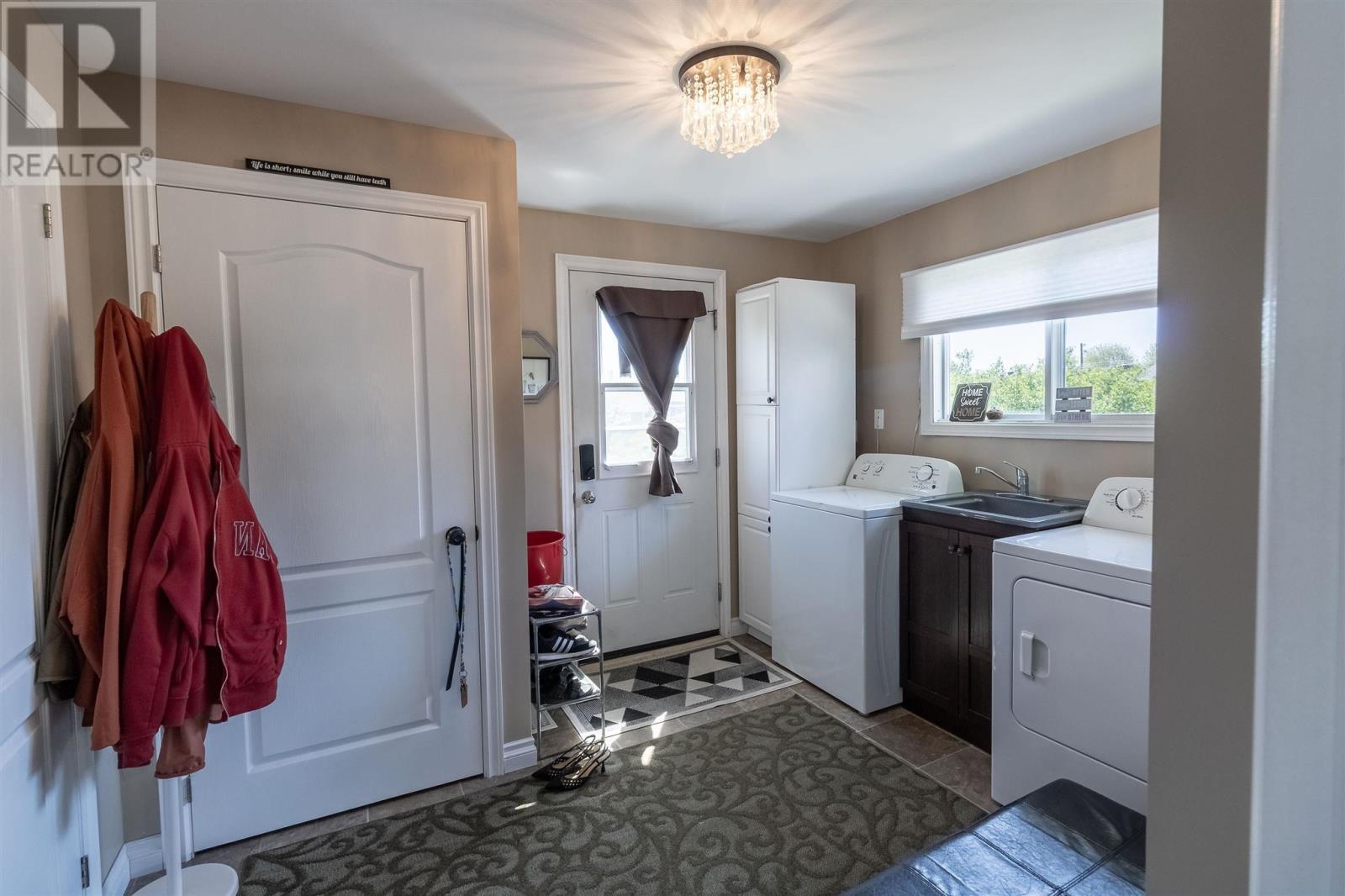 8 Dawson Ave, Sault Ste. Marie, ON - Indoor Photo Showing Laundry Room