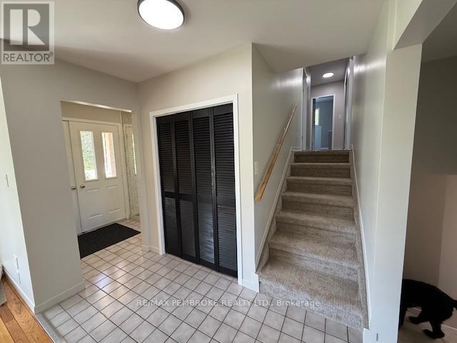 main house front foyer - 410 Green Lake Road, North Algona Wilberforce, ON