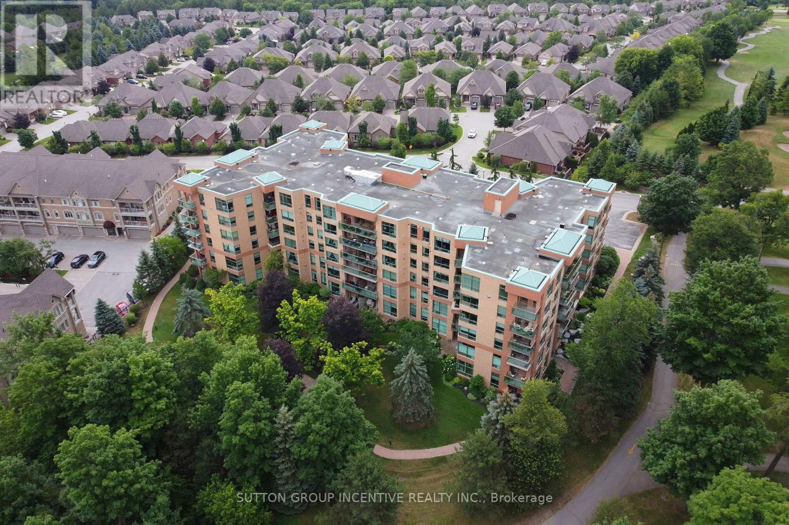 308 - 4 Briar Hill Heights, New Tecumseth, ON