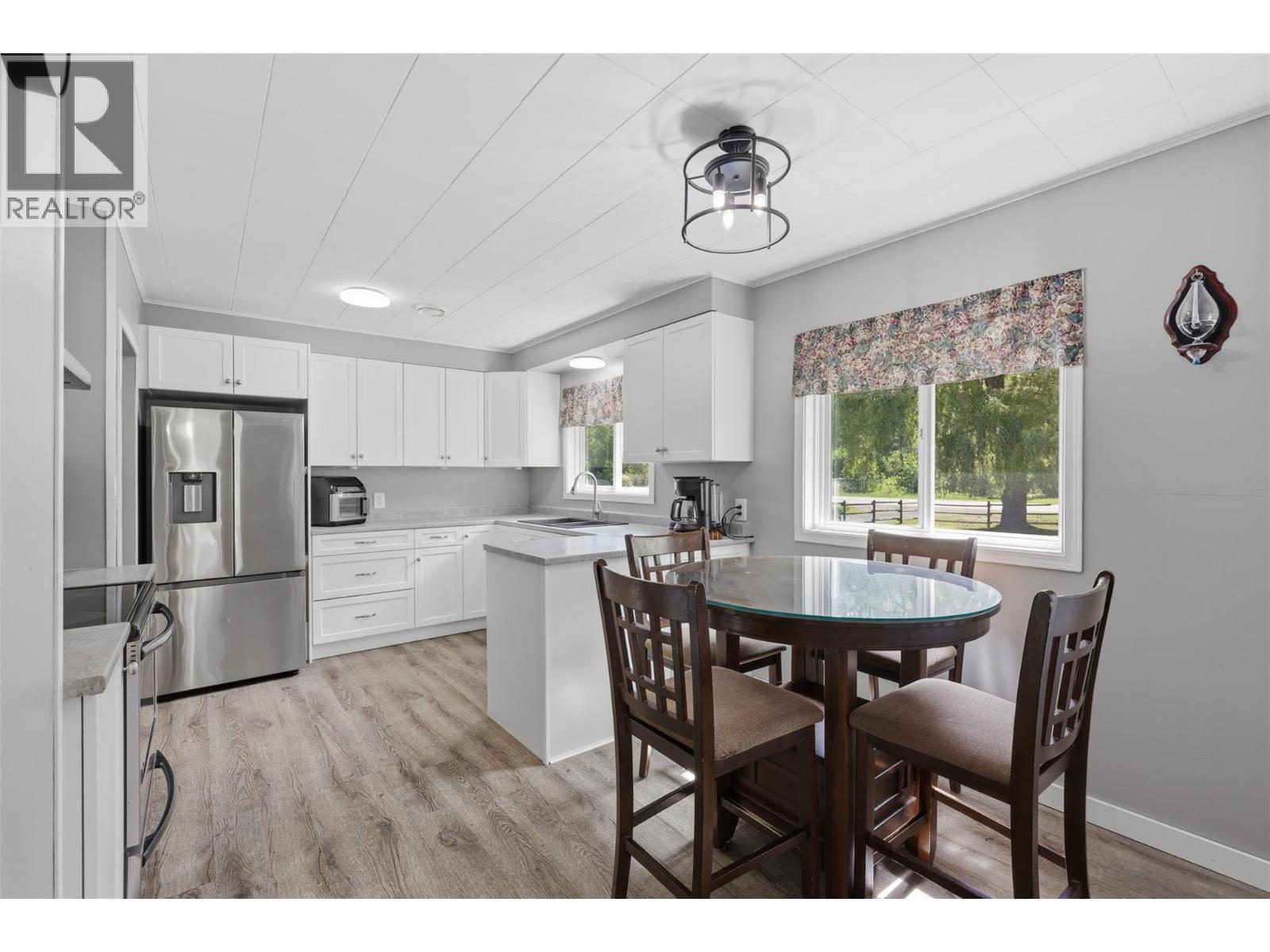 3191 Yellowhead Highway S, Barriere, BC