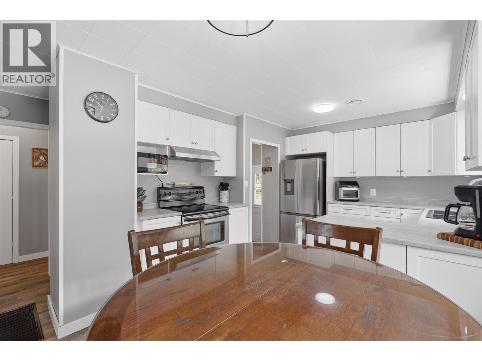 3191 Yellowhead Highway S, Barriere, BC