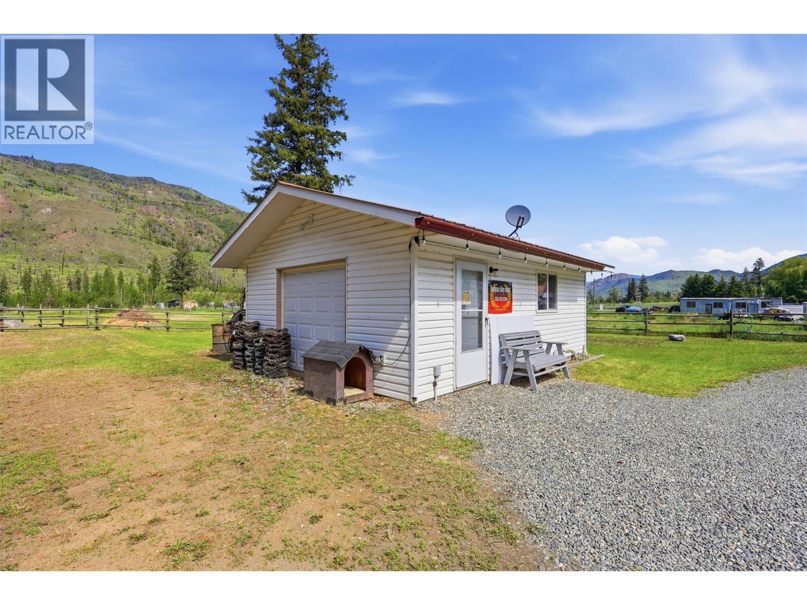 3191 Yellowhead Highway S, Barriere, BC