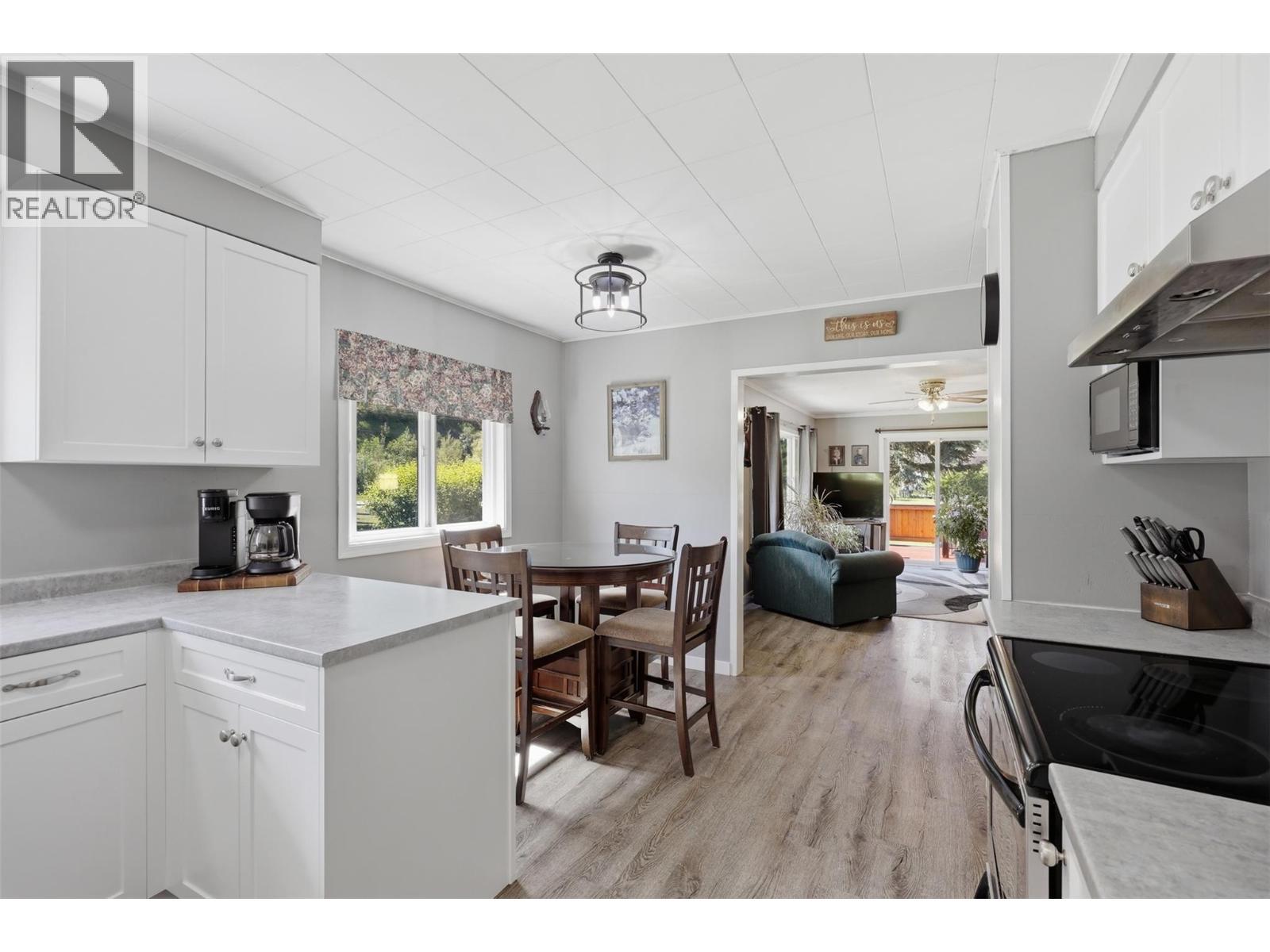 3191 Yellowhead Highway S, Barriere, BC