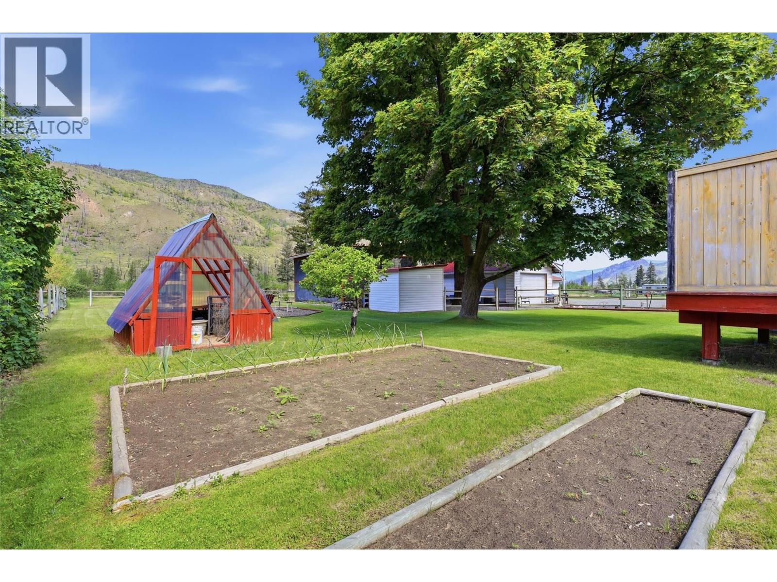 3191 Yellowhead Highway S, Barriere, BC