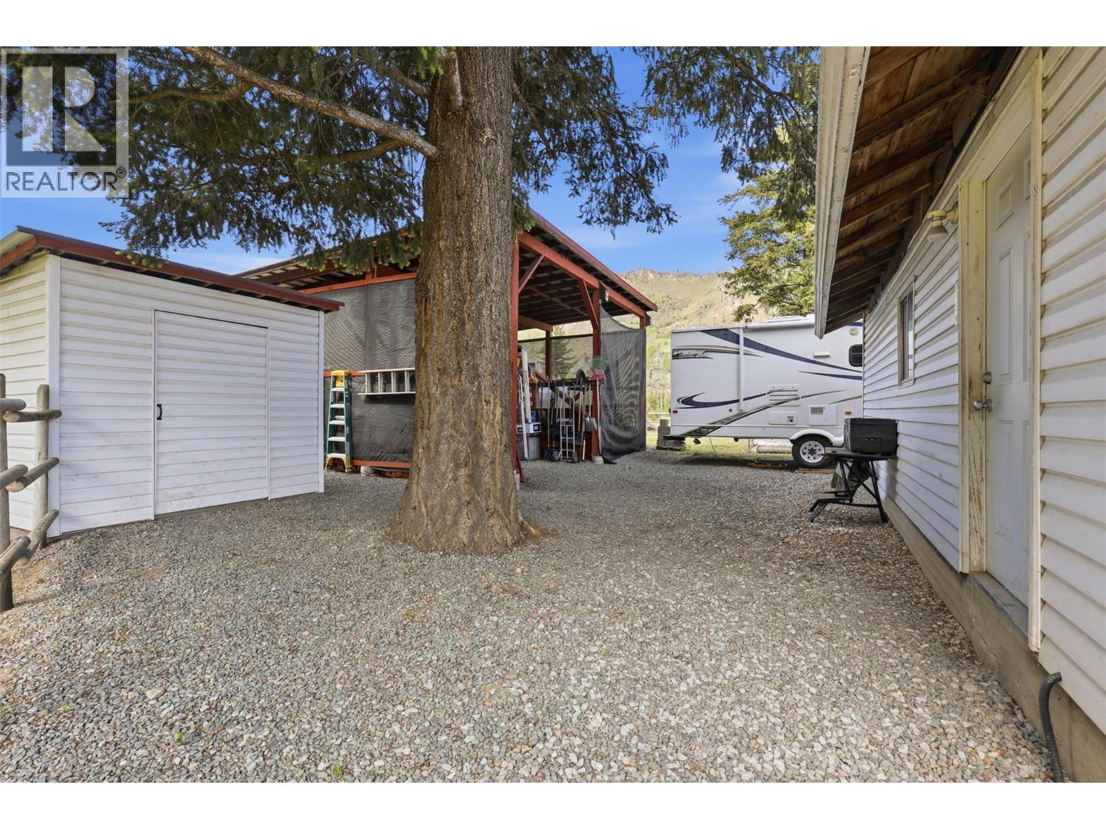 3191 Yellowhead Highway S, Barriere, BC