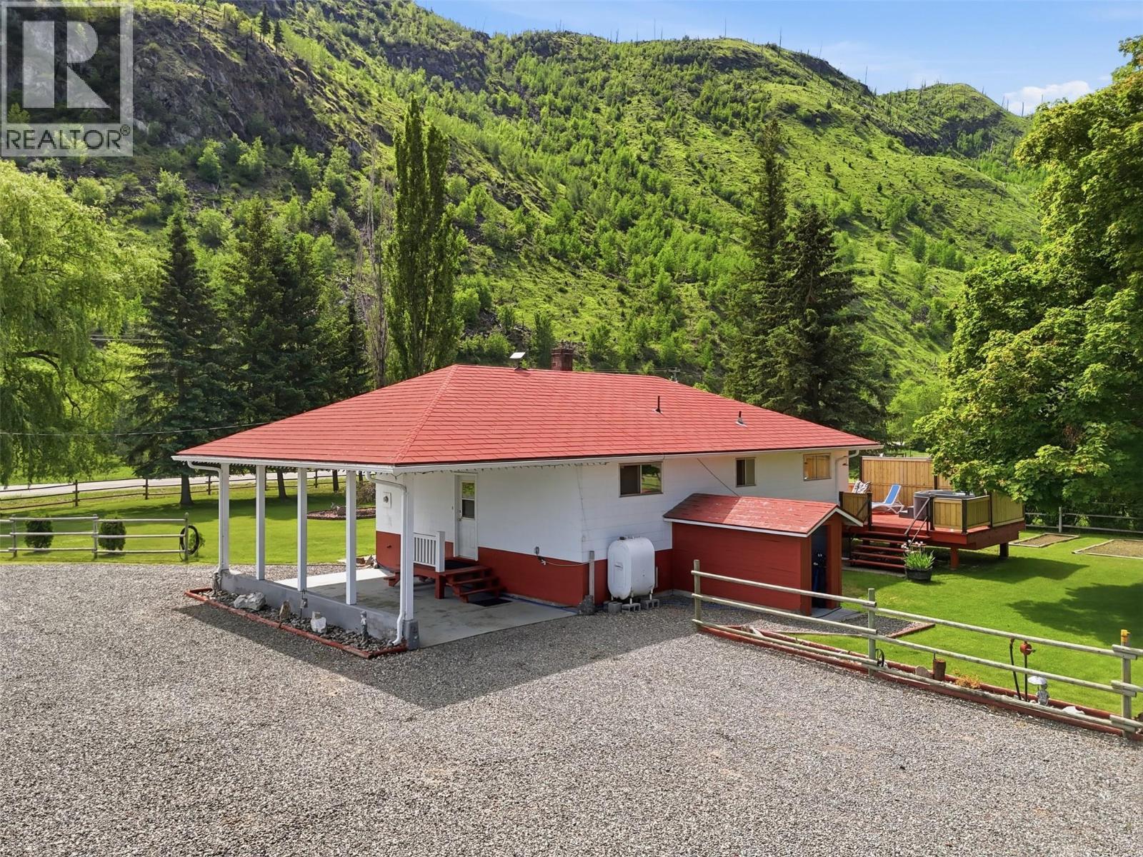 3191 Yellowhead Highway S, Barriere, BC