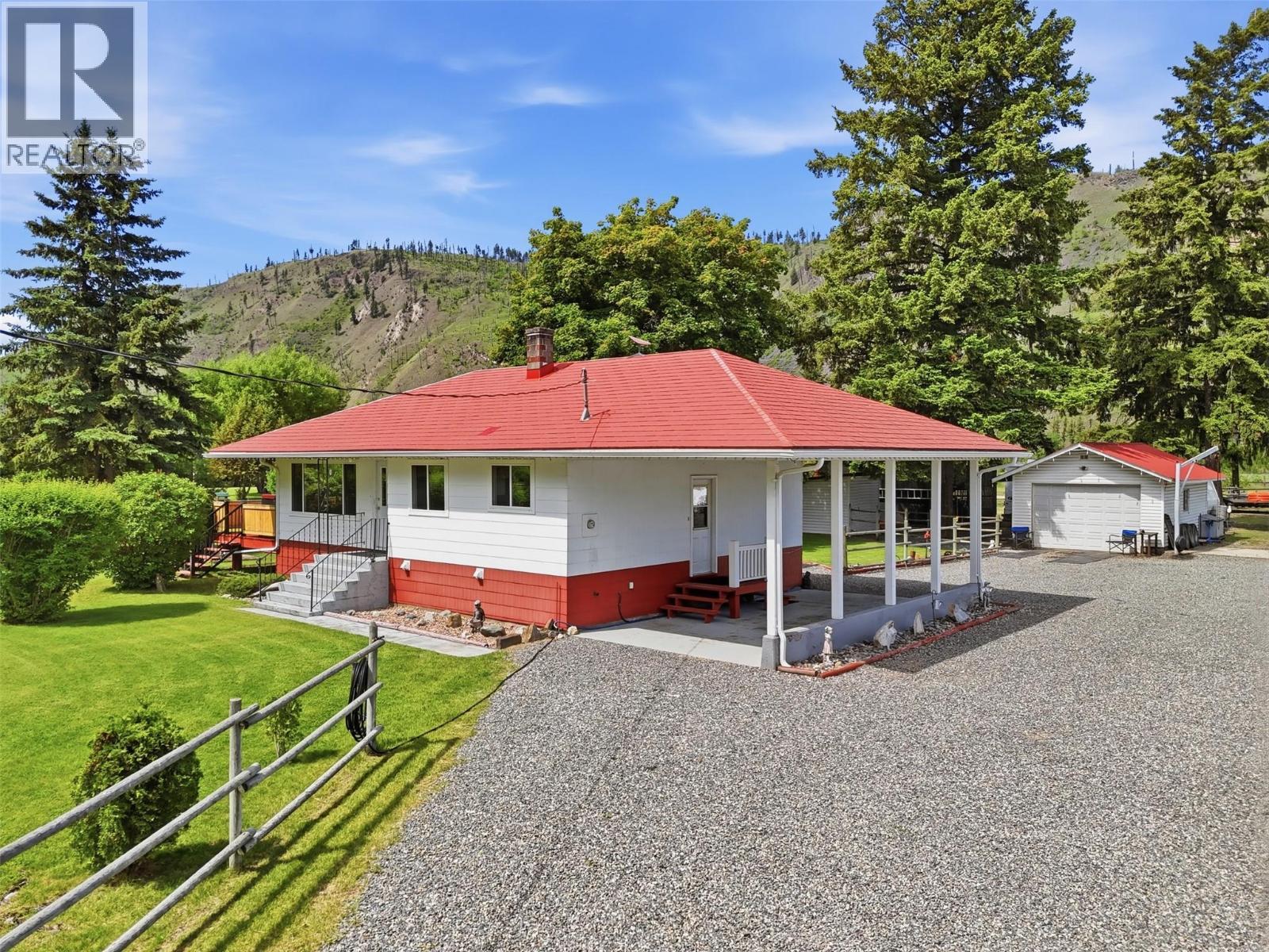 3191 Yellowhead Highway S, Barriere, BC