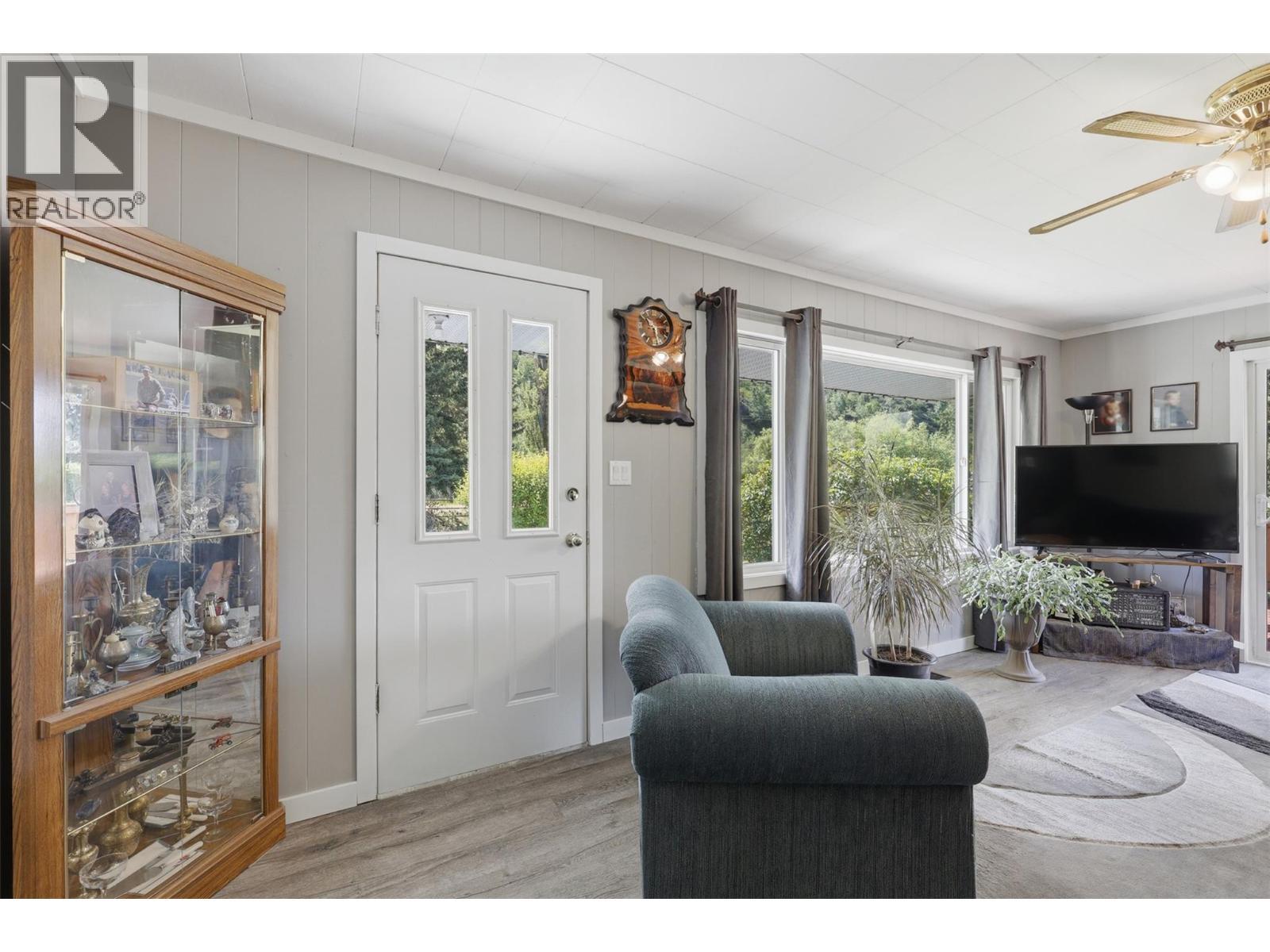 3191 Yellowhead Highway S, Barriere, BC