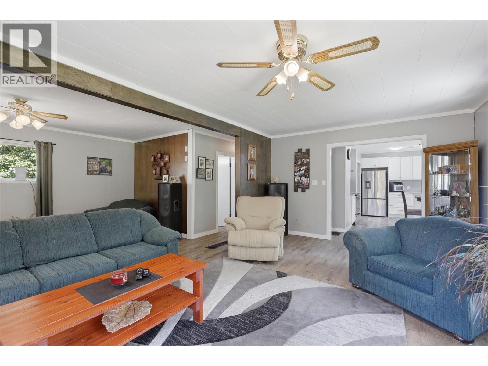 3191 Yellowhead Highway S, Barriere, BC