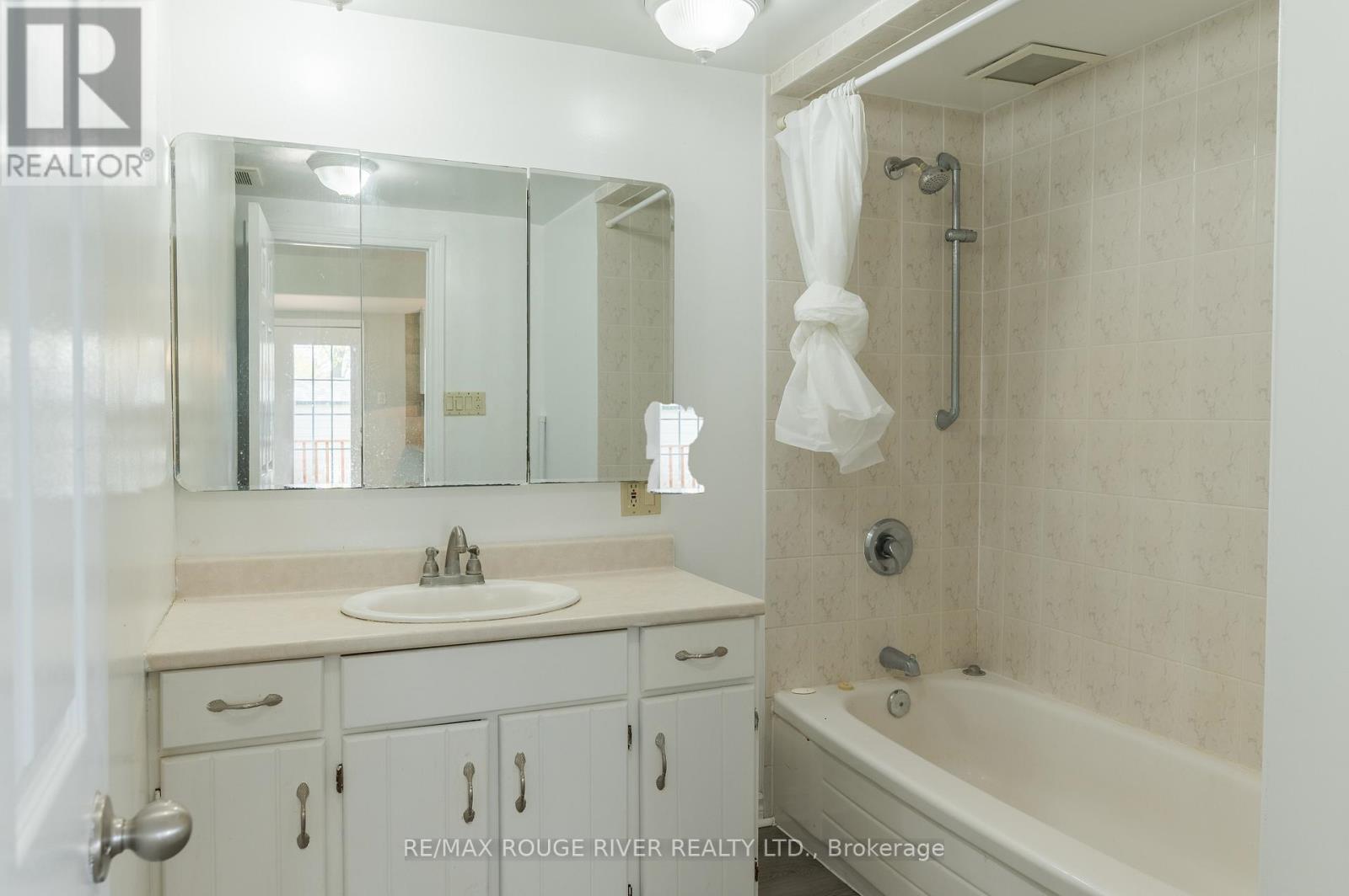 30 Edgewater Drive, Selwyn, ON