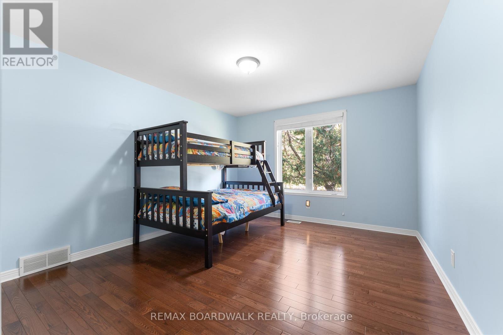 Spacious Bedroom 3 w/Hardwood Floors - 14 Panandrick View Drive, Ottawa, ON