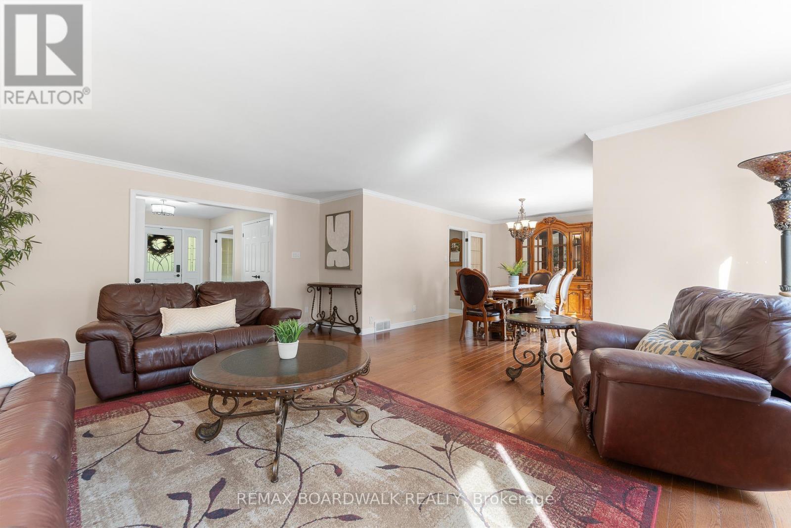 Hardwood Floors Flowing Throughout - 14 Panandrick View Drive, Ottawa, ON