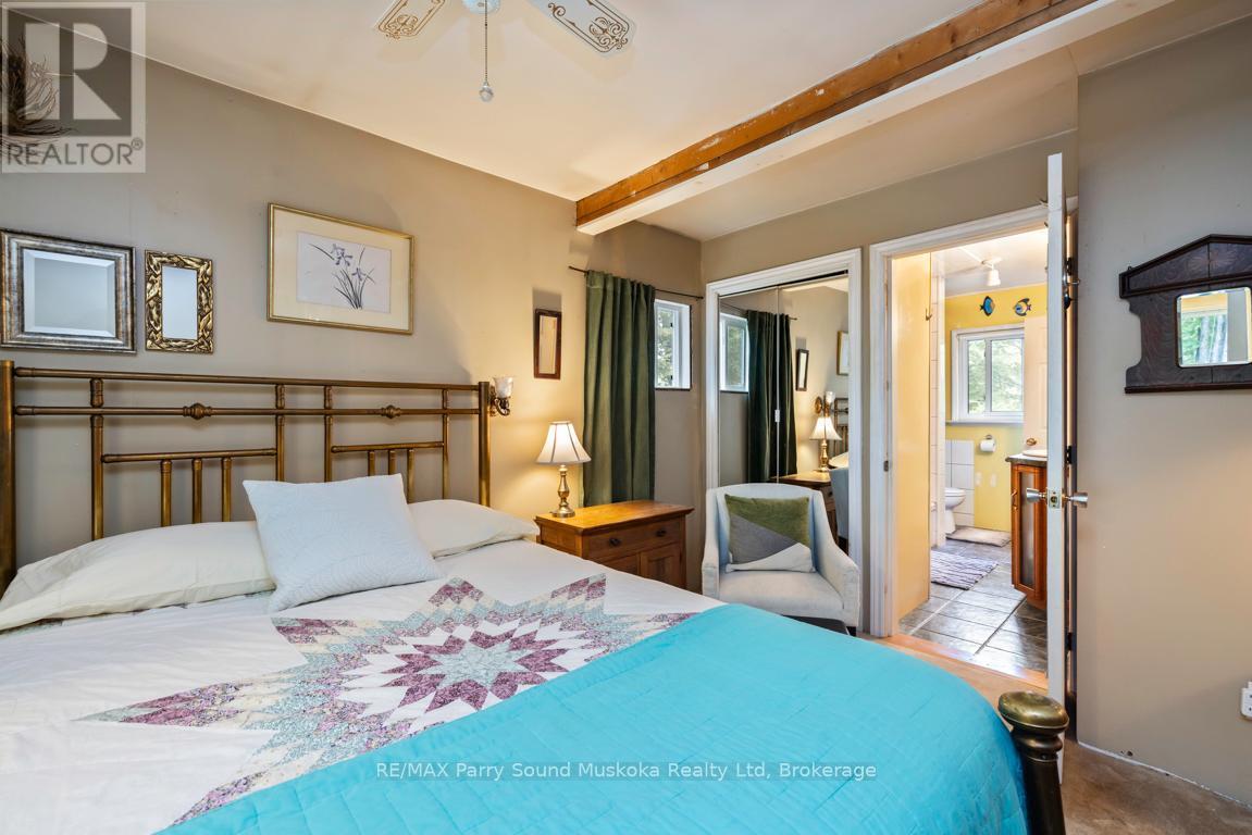 Main floor principal bedroom - 252 Dunchurch Estates Road, Whitestone (Hagerman), ON