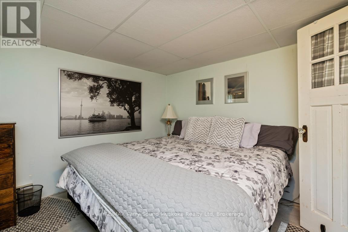 Lower level guest area - 252 Dunchurch Estates Road, Whitestone (Hagerman), ON