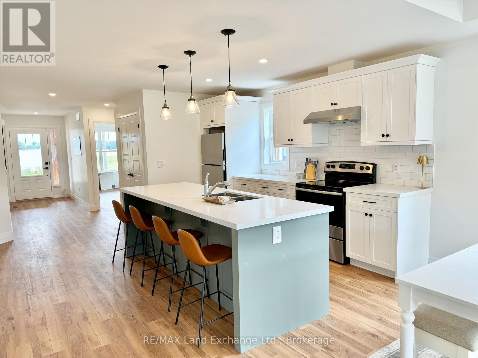 102 Eagle Court, Saugeen Shores, ON
