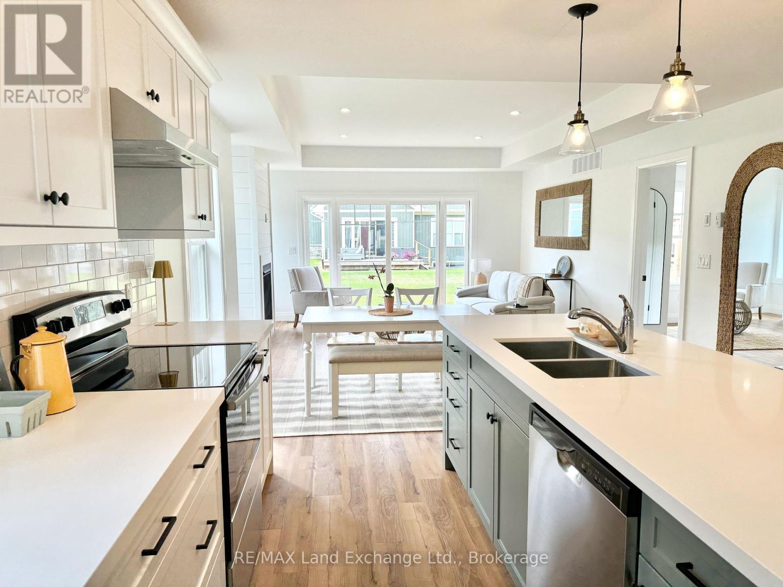 102 Eagle Court, Saugeen Shores, ON