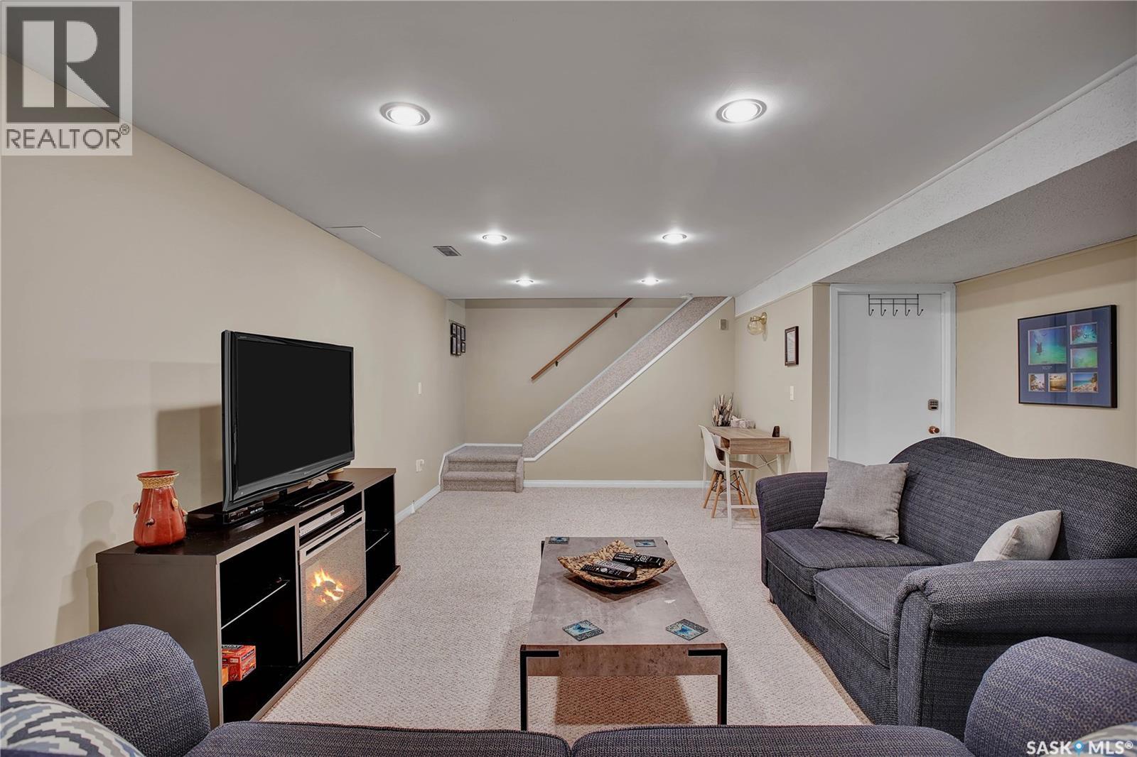 231 Roborecki Crescent, Saskatoon, SK