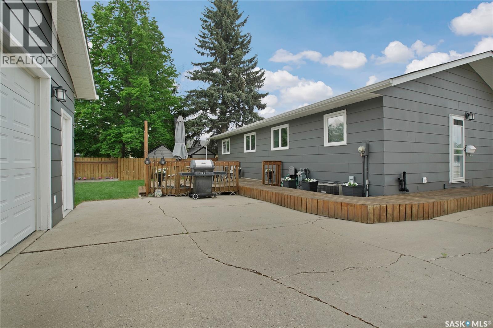 231 Roborecki Crescent, Saskatoon, SK