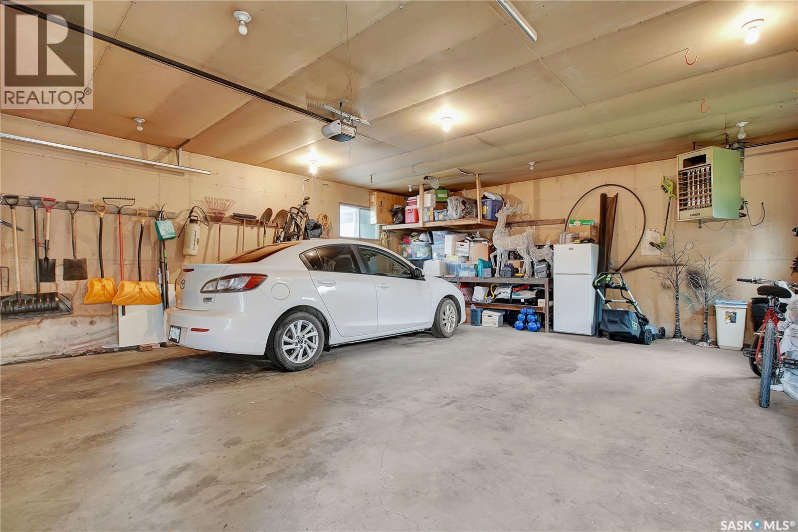 231 Roborecki Crescent, Saskatoon, SK