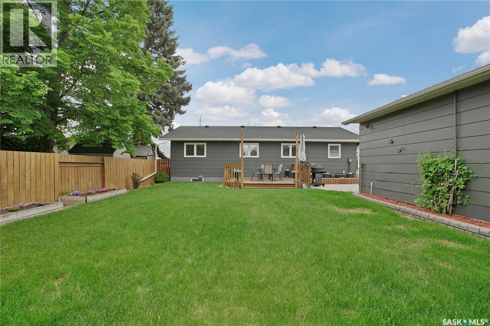 231 Roborecki Crescent, Saskatoon, SK