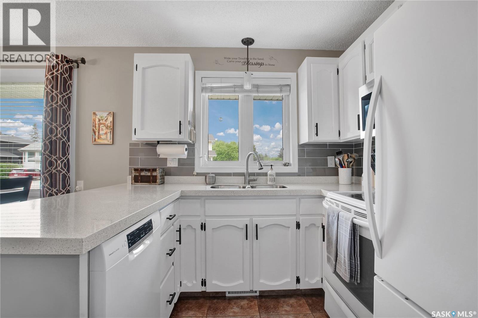 231 Roborecki Crescent, Saskatoon, SK