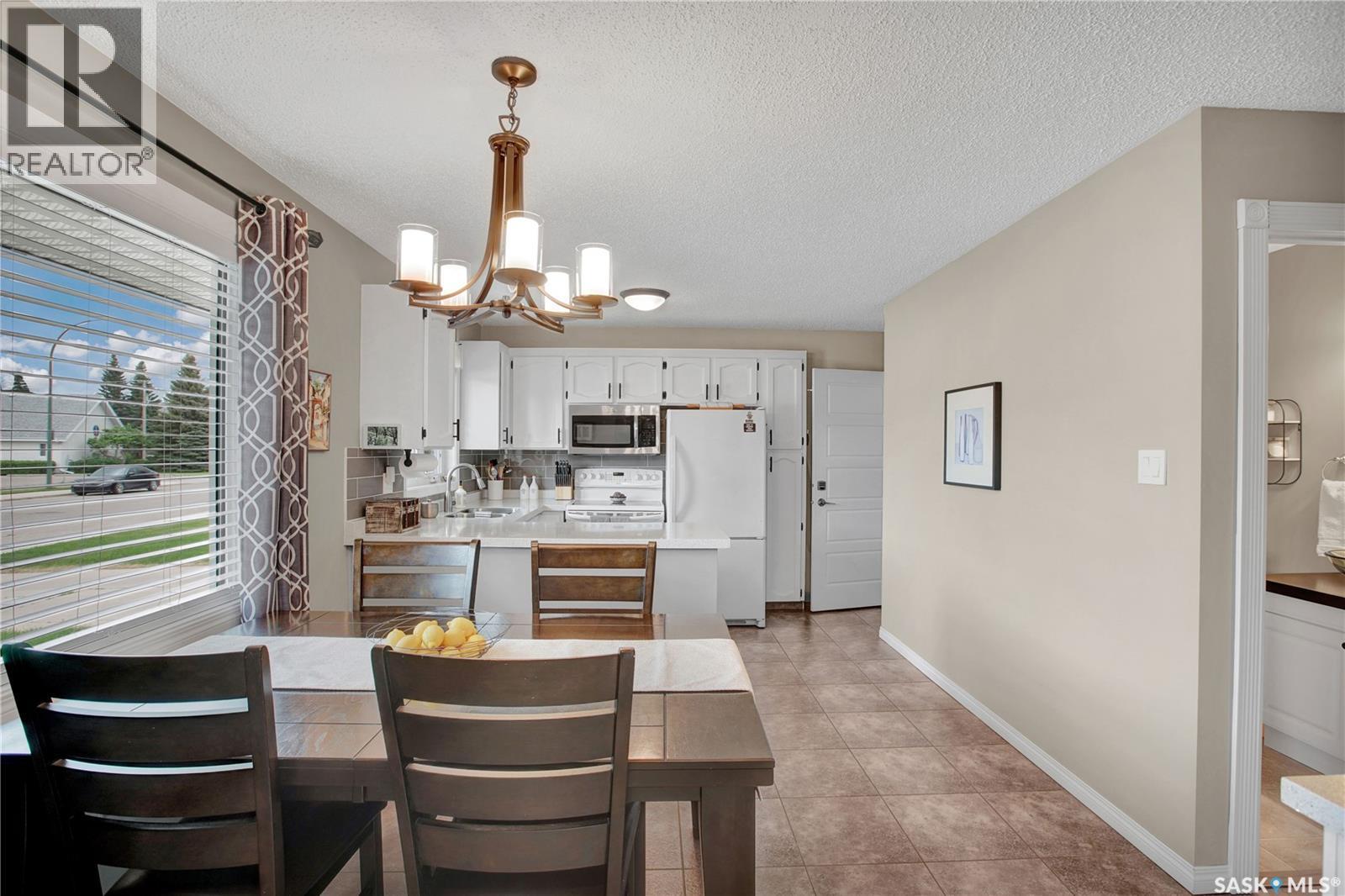 231 Roborecki Crescent, Saskatoon, SK