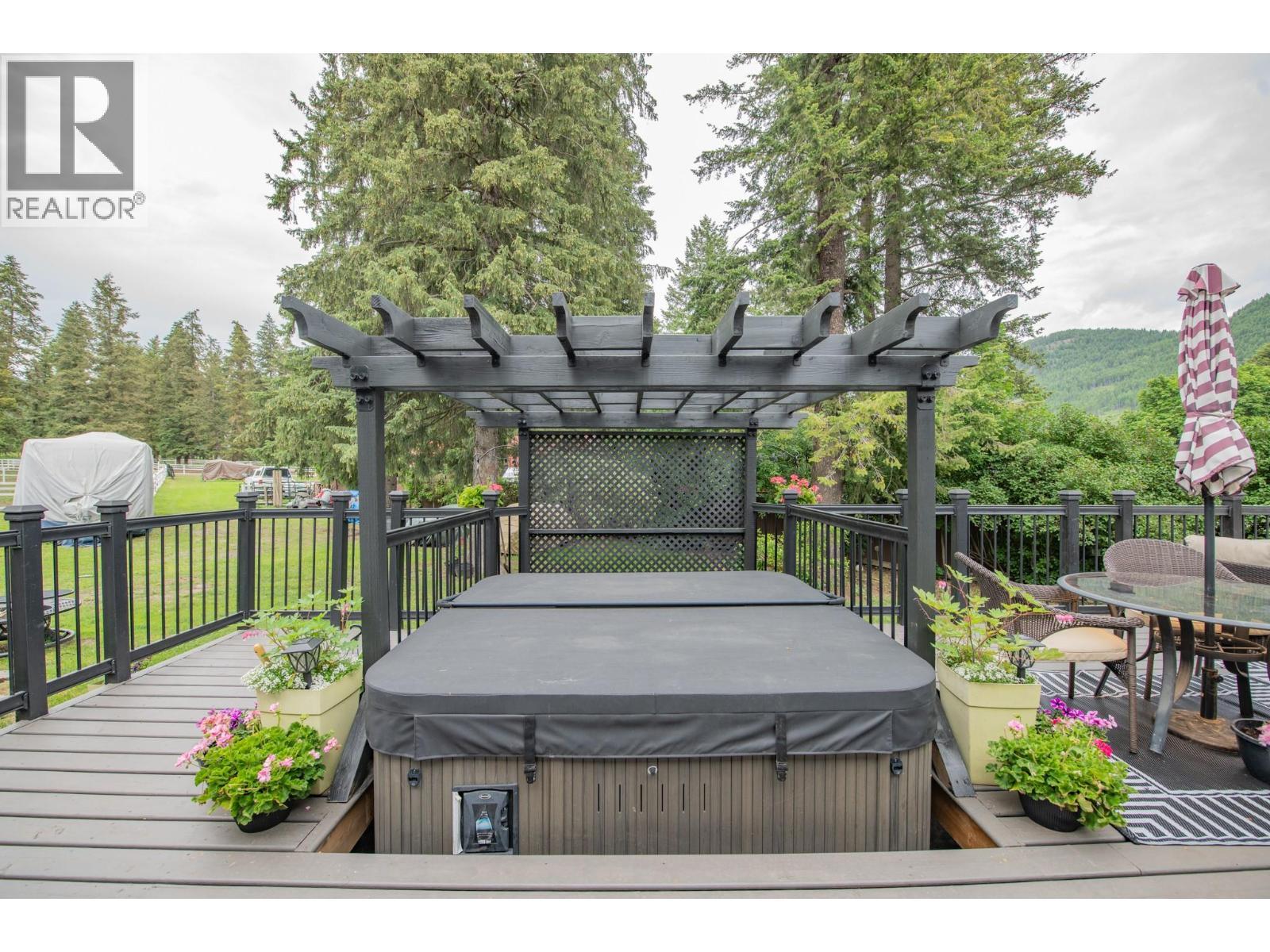 272 Lumby Mabel Lake Road, Lumby, BC
