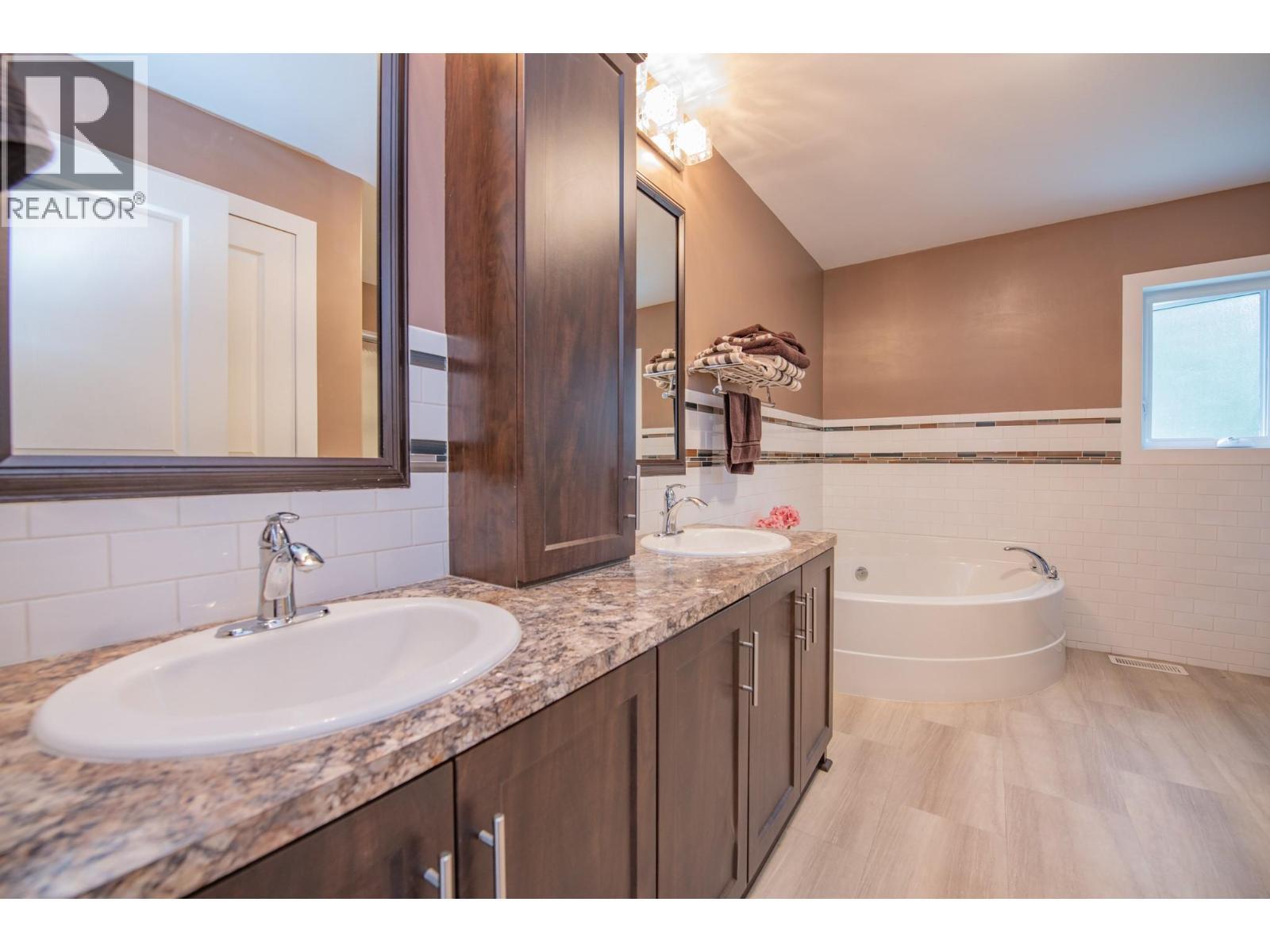 272 Lumby Mabel Lake Road, Lumby, BC