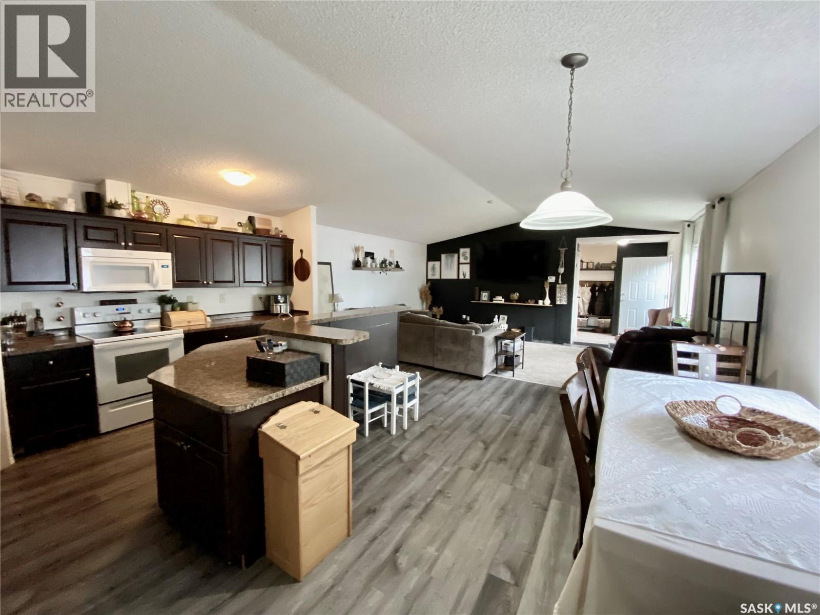 114 3 Street E, Carnduff, SK