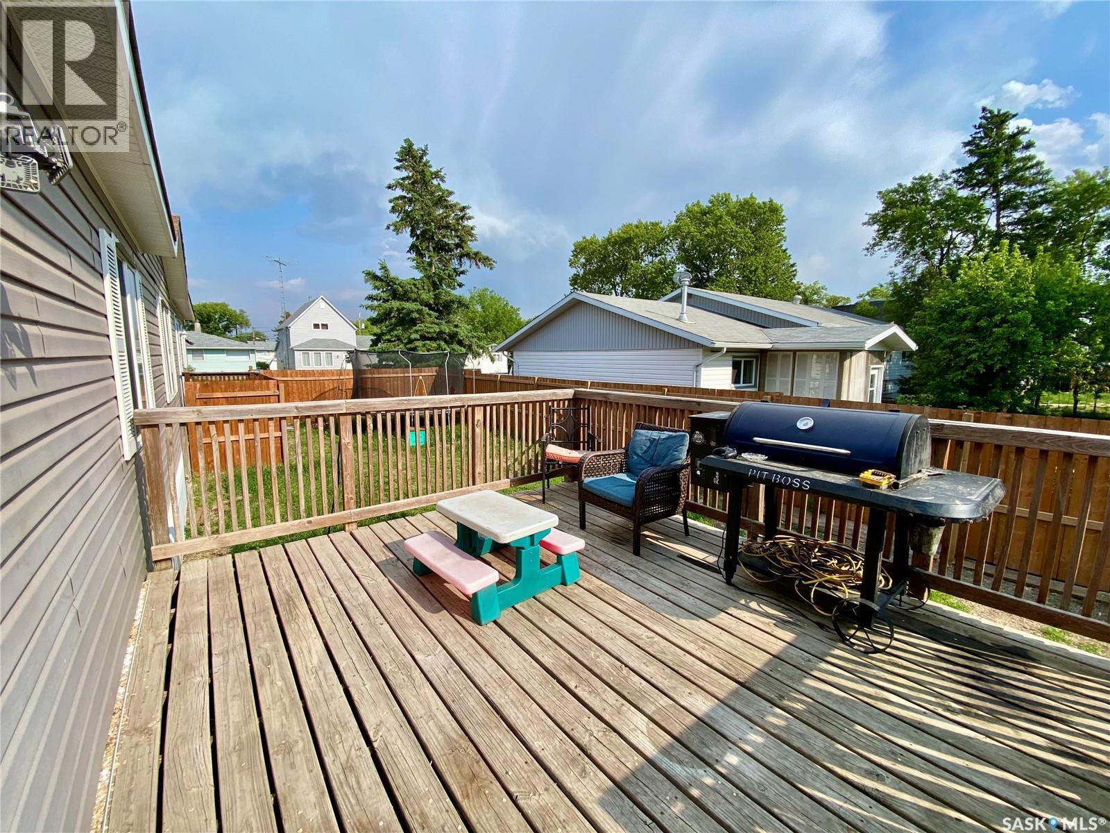 114 3 Street E, Carnduff, SK