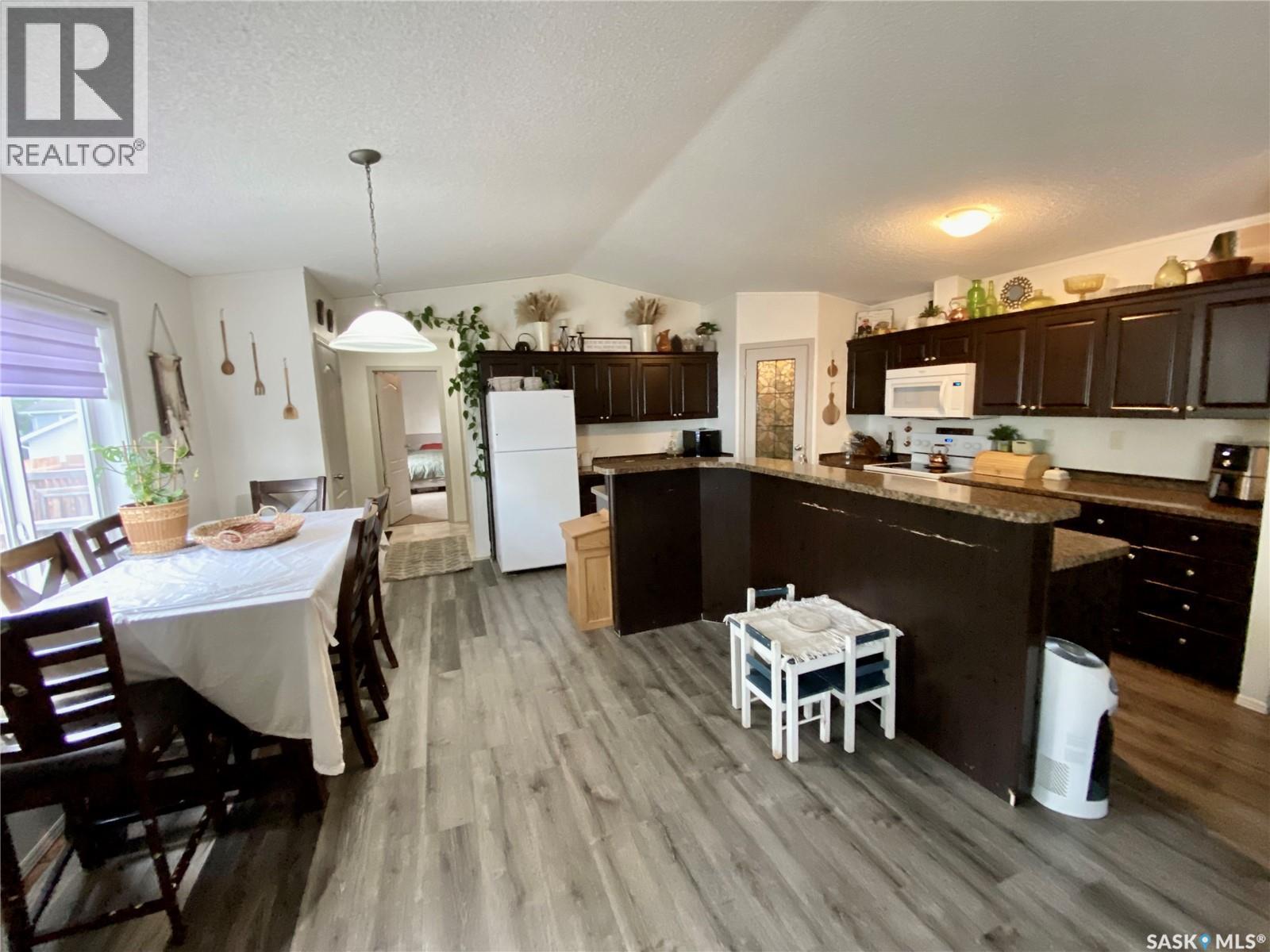 114 3 Street E, Carnduff, SK