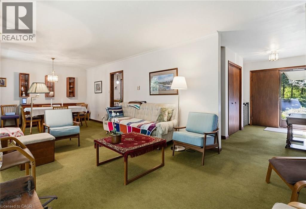 1265 Britannia Road, Burlington, ON - Indoor Photo Showing Living Room
