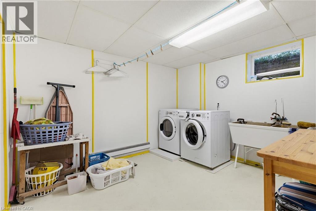 1265 Britannia Road, Burlington, ON - Indoor Photo Showing Laundry Room