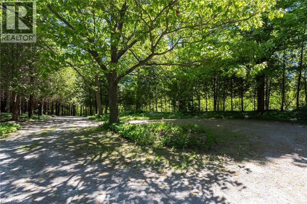 1265 Britannia Road, Burlington, ON - Outdoor
