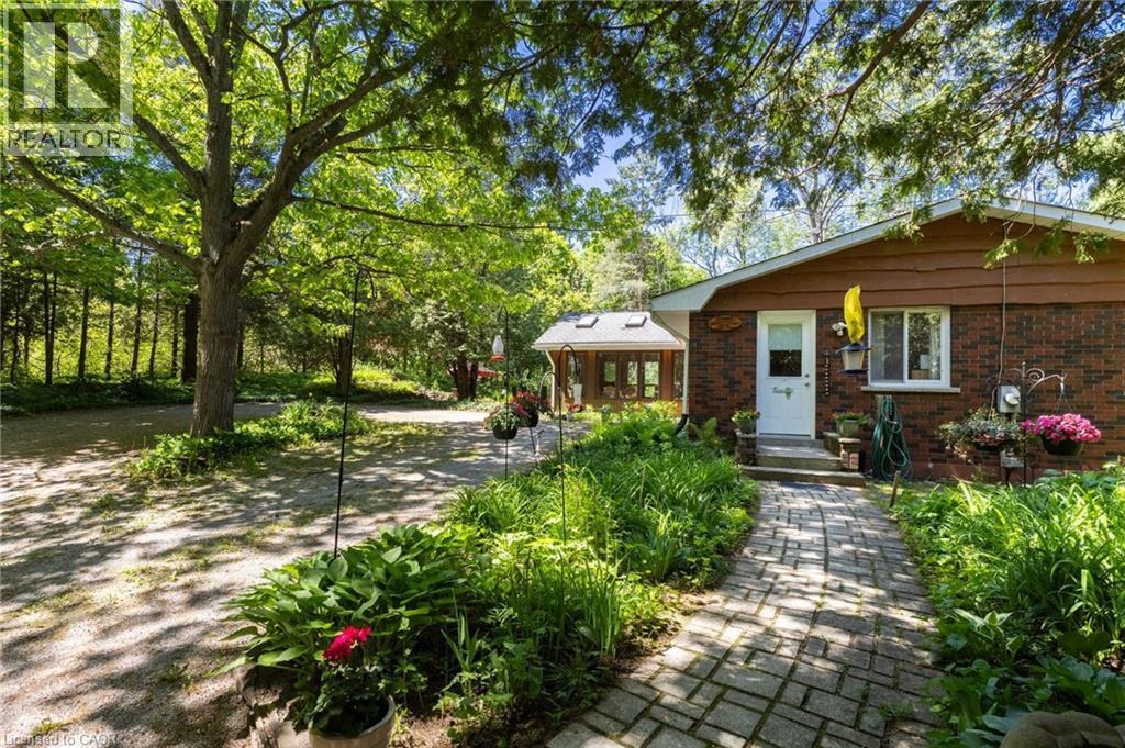 1265 Britannia Road, Burlington, ON - Outdoor