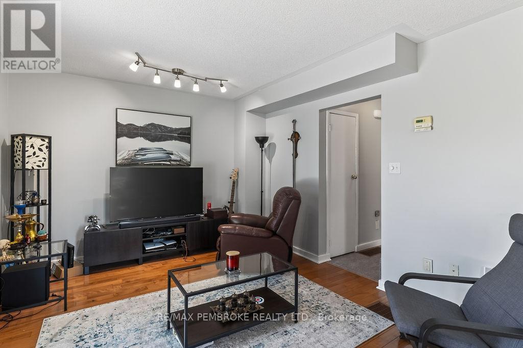 466 Gourley Avenue, Pembroke, ON